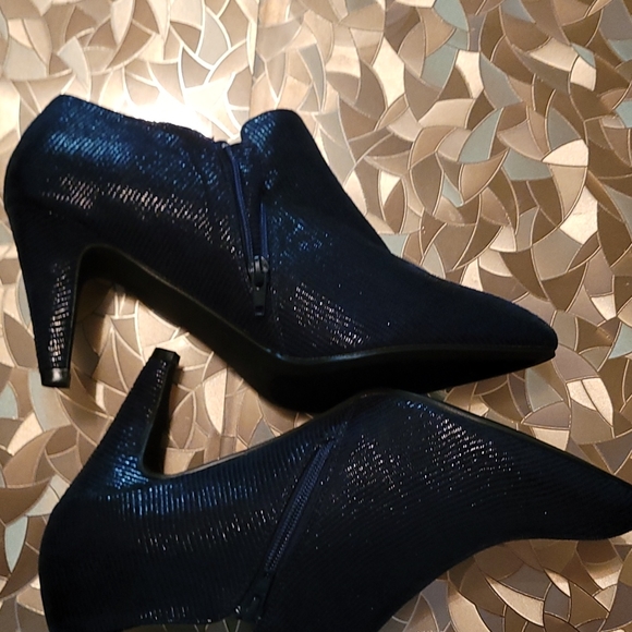 New Navy Blue Booties - Picture 4 of 8